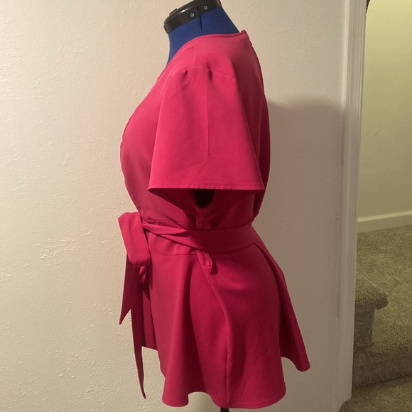 Lane Bryant size 18 tunic in bright fuchsia with short sleeves, and belted waist - Picture 2 of 6